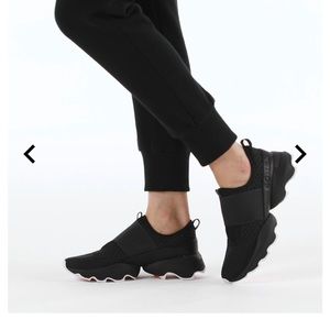 Women's SOREL Kinetic Impact Strap Slip On Shoes- size 8.5